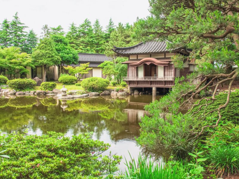 四季折々の表情を見せる日本庭園
