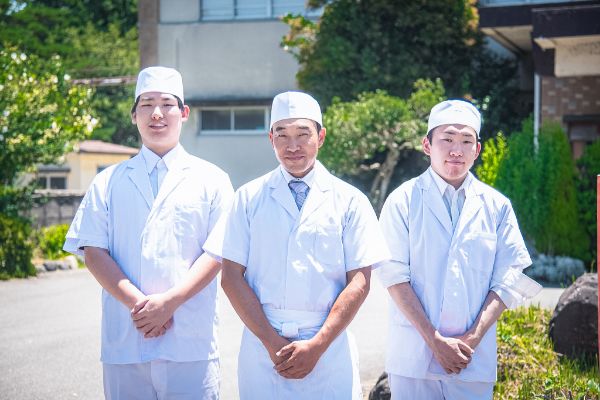 若旦那の味を支える、板場の仲間たち